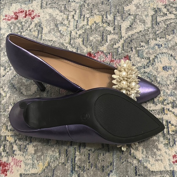 A New Day Purple Heels with Cream Floral Accents - Picture 4 of 10